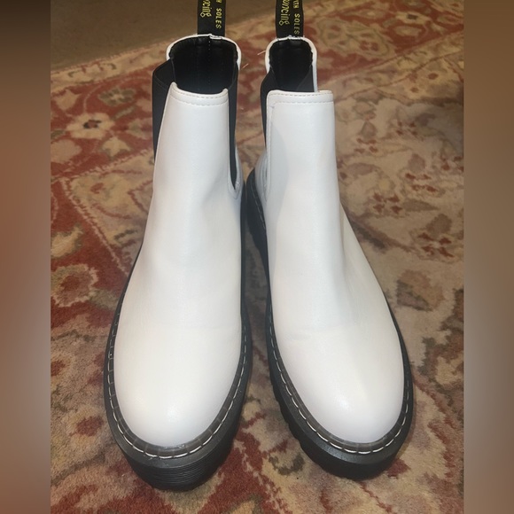 BOOTs’N Shoes!!!!👞 - Picture 3 of 12